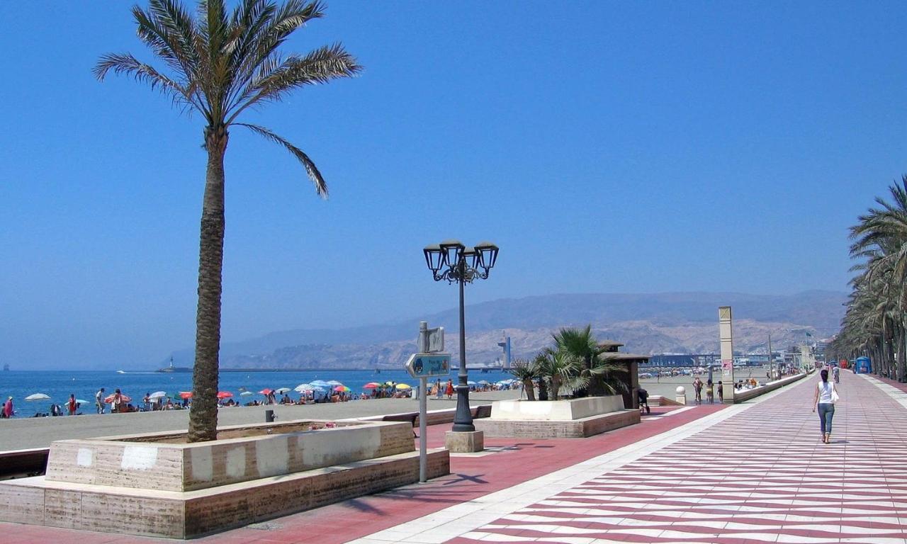 Apartamento En Paseo Maritimo Almería Buitenkant foto